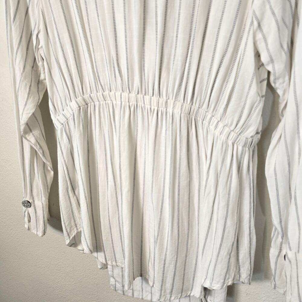 Gimmicks BKE Blouse Women's M Gray White Stripe Empire Waist Coastal Boho Grunge - Picture 11 of 12